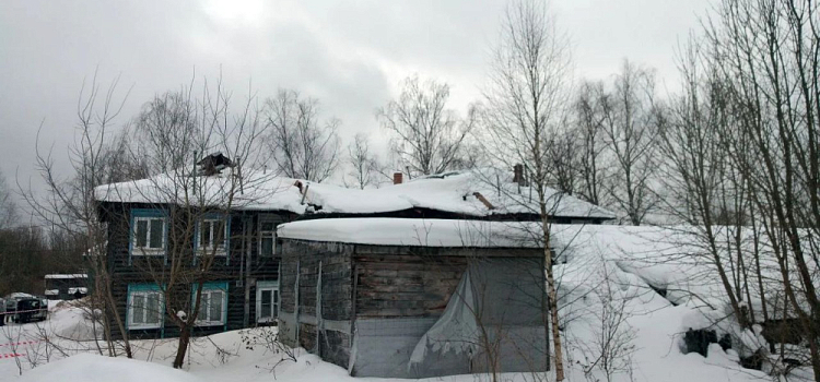 В Ярославской области из-за снега обрушилась кровля аварийного дома