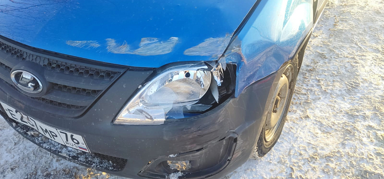В Ярославской области произошло массовое ДТП с участием автомобиля «Почты России»_228705