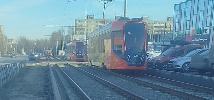 В Ярославле второй день подряд трамваи останавливают из-за возможной опасности на путях