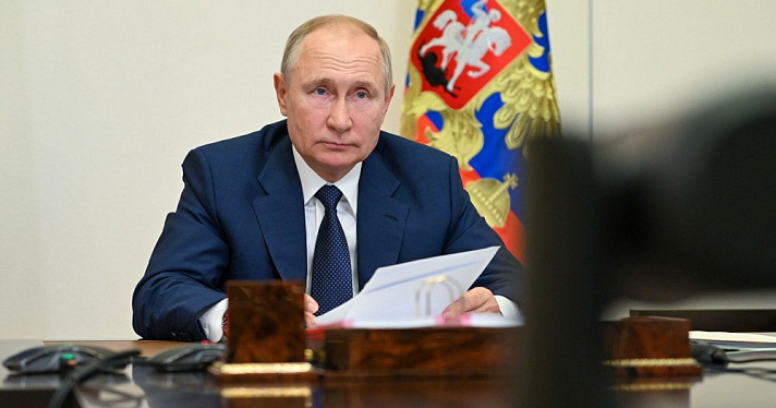 Владимир Путин призвал не забывать о помощи диким зверям в горящих лесах