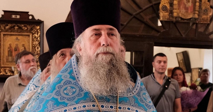 Благодарил на смертном одре: в Ярославле умер известный батюшка