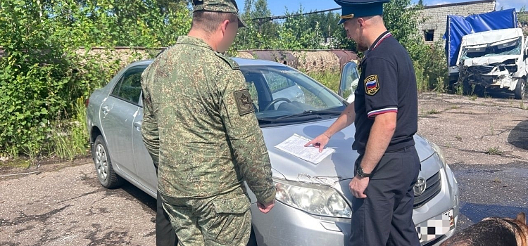 В Ярославской области восемь конфискованных машин передали на СВО_321752