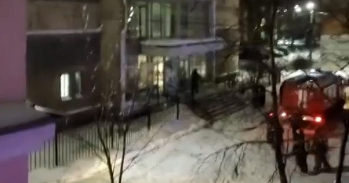 В Ярославле к зданию госархива стянулись пожарные и реанимация