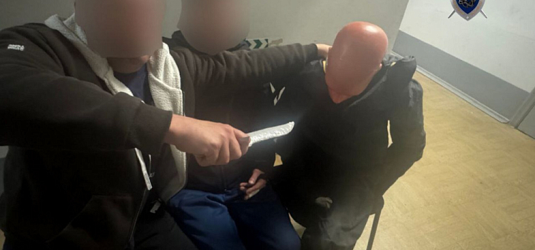 В Ярославской области прямо на трассе водитель с ножом напал на пассажира