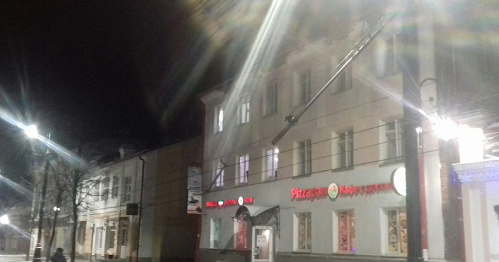 В Рыбинске упали опоры троллейбусных линий