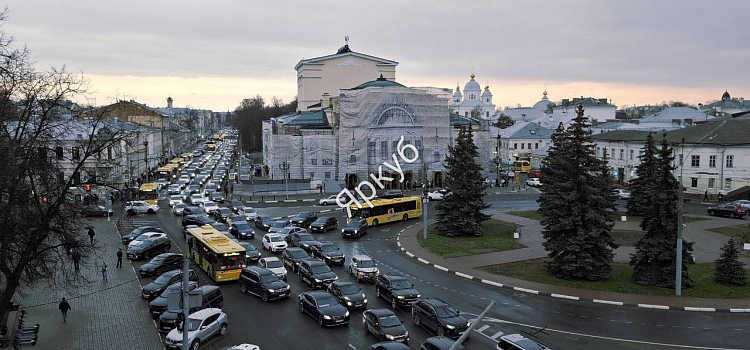 Ярославль встал в восьмибалльных пробках_314626