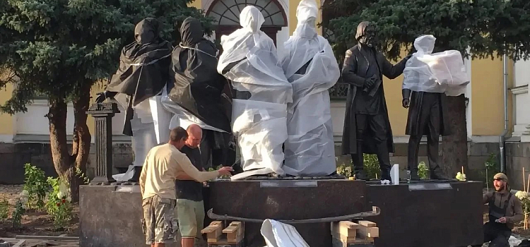 В Ярославской области поселится скульптура фонарщика_320380