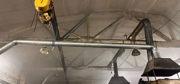 В Ярославле склад загорелся из-за неисправной электротехники_309978