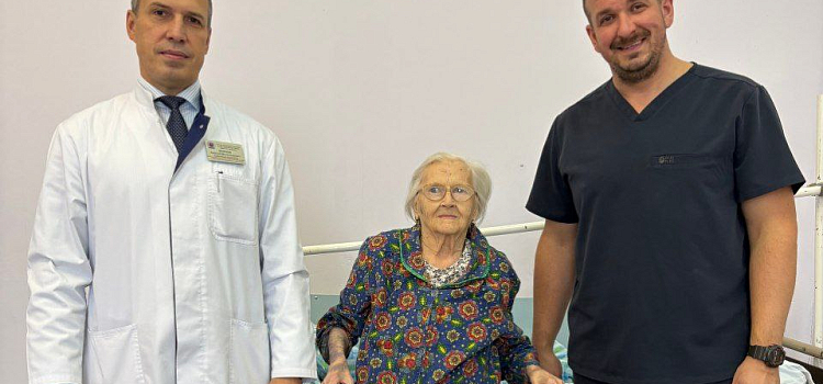 Ярославские врачи вылечили 92-летнюю пенсионерку с переломом