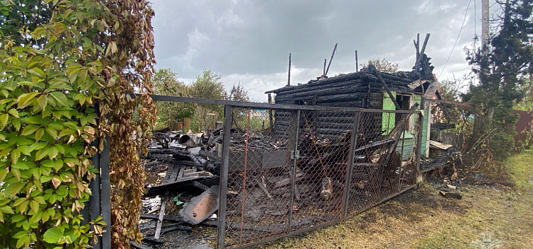 При пожаре под Ярославлем пострадал пожилой дачник_298877