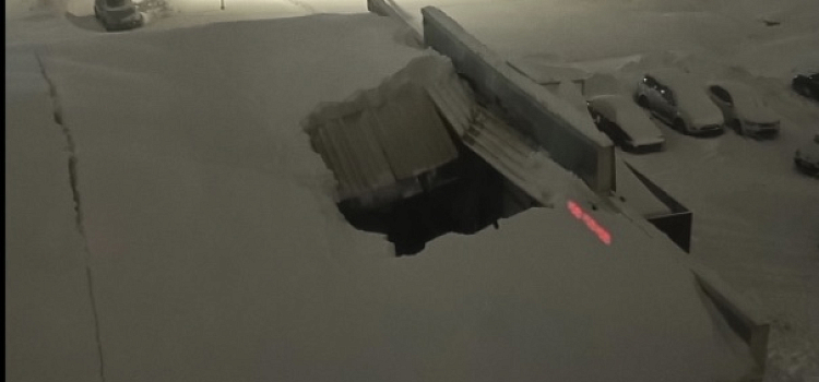 В Ярославской области на магазине обрушилась кровля из-за снега