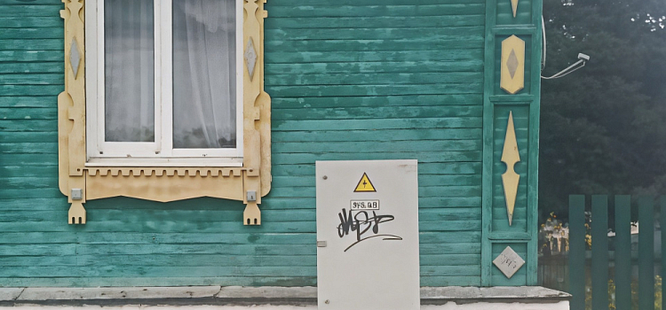 Испортили семь объектов благоустройства: в Угличе нашли несовершеннолетних вандалов