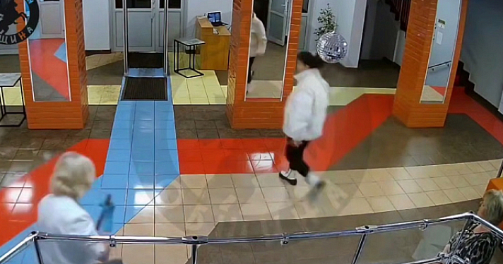 В Ярославле женщина, обвиняемая в угрозах учителю, останется на свободе