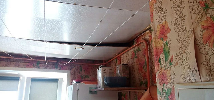 В Ярославской области из-за снега обрушилась кровля аварийного дома_312173