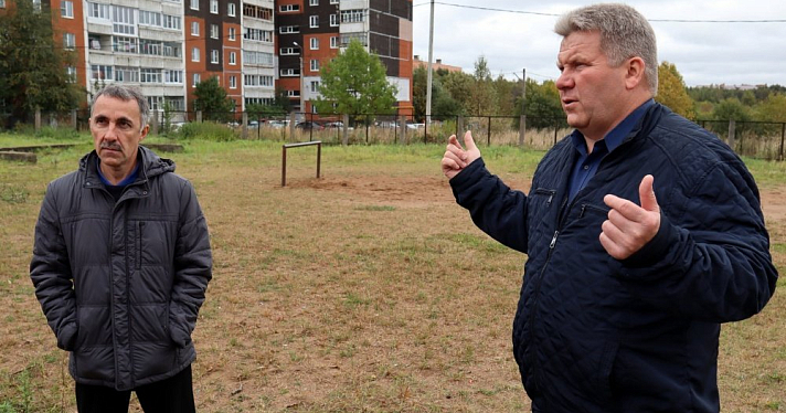 «Ученики школы сдают нормативы на тротуаре». Физрук из Ярославской области обратился за помощью к президенту Путину
