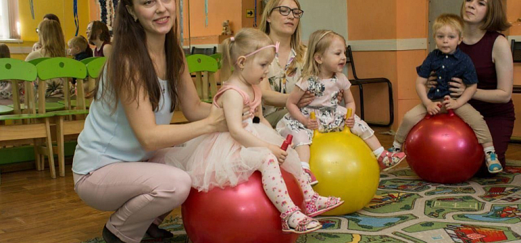 У молодых родителей в Ярославской области выросли выплаты 