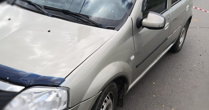 В припаркованном авто в Ярославле нашли три трупа