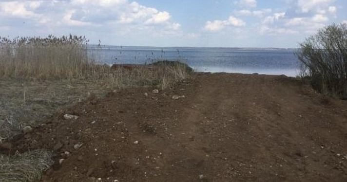 Предприниматель из Москвы занялся самостроем на Плещеевом озере: выкорчевал деревья и отсыпал дорогу до воды — Сергей Хабибулин