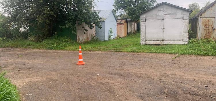 В Ярославской области катавшийся на квадроцикле мальчик сбил ребёнка