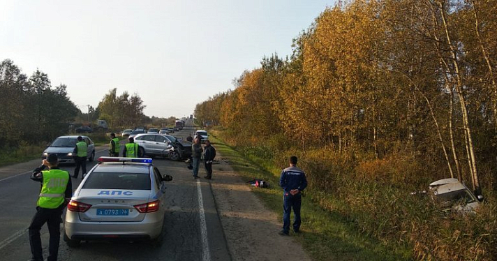 В ДТП под Ярославлем погибла 10-летняя девочка: видео