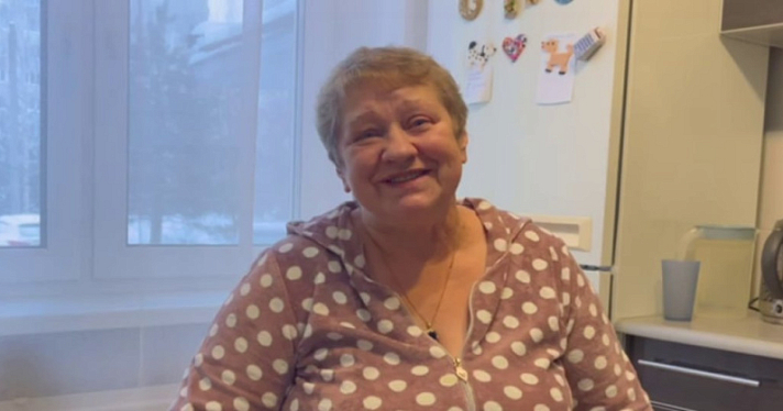 «Много лет сидела у окна, не выходя»: в Ярославле установили пандус для жительницы на инвалидной коляске