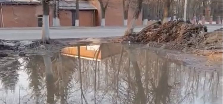 Дороги Переславля-Залесского в Ярославской области ушли под воду_313770