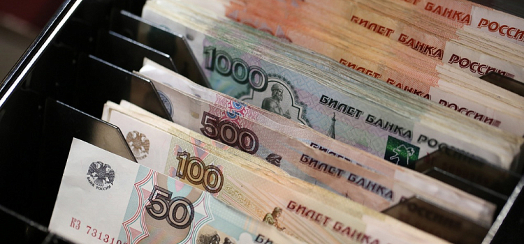 Сырость и холод: суд обязал ярославскую управляющую компанию выплатить 160 тысяч рублей за потоп