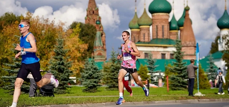 По улицам Ярославля пробежали более шести тысяч спортсменов и любителей_323033