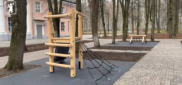 В Ярославле завершили благоустройство заволжского сквера_306654