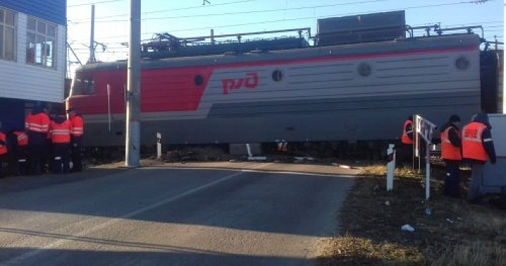 В одном из поселков Ярославской области сошел с рельсов поезд