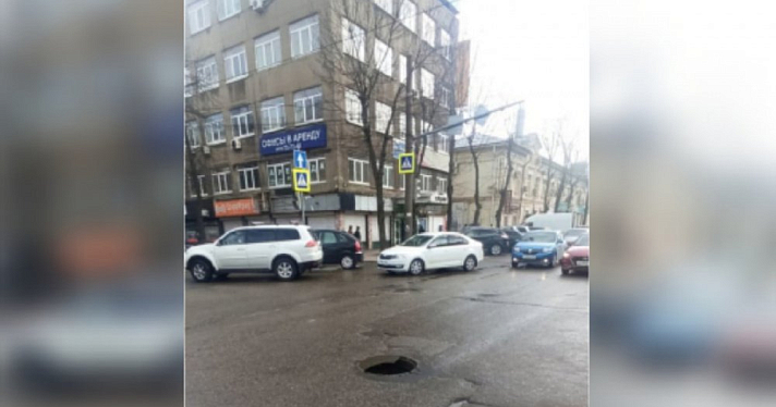 В центре Ярославля провалился люк
