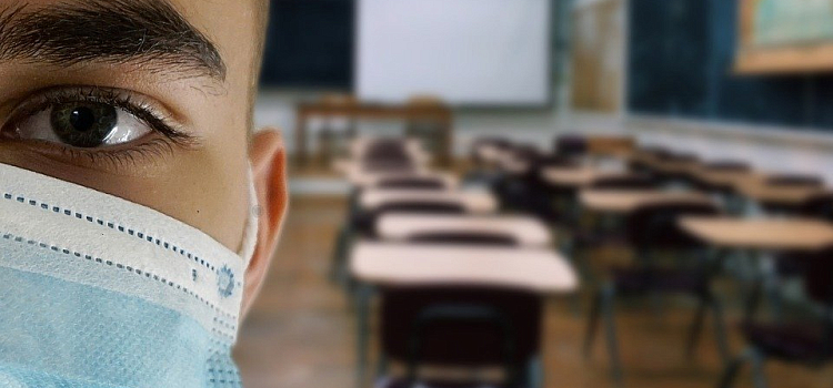 Что ждать выпускникам 2022 года? Опубликовали темы сочинений для допуска к ЕГЭ