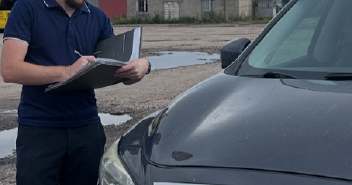 У принципиально не оплачивавшей услуги ЖКХ ярославны отобрали дорогую иномарку