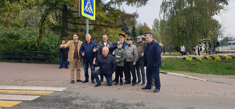В поддержку референдумов: ярославцы собрались в центре города на митинге-концерте_222131