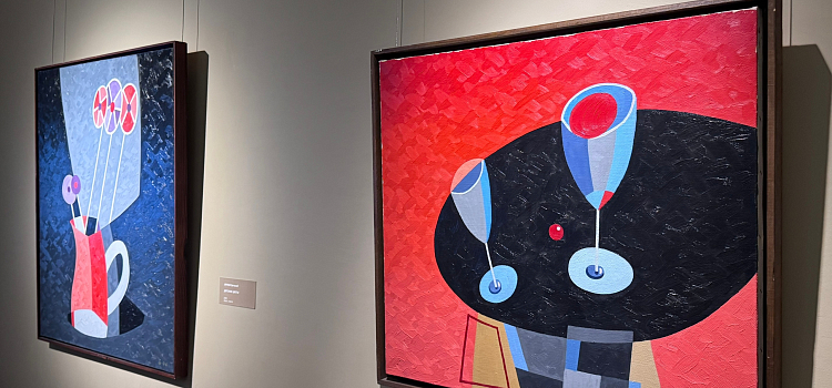 Петербургский неосимволист передал Ярославскому художественному музею свои полотна_307251