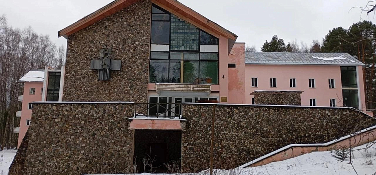 В посёлке Ярославской области продают бывший больничный комплекс_308663