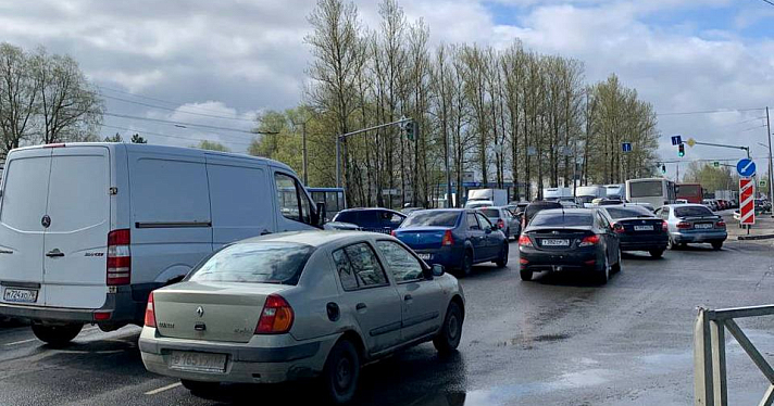 В Ярославле намертво встал проспект Дзержинского