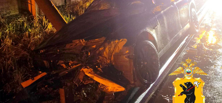 В Ярославской области задержали мужчину, совершившего ДТП на угнанной иномарке