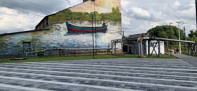 В городе Ярославской области заменили более километра теплосетей для создания новой пешеходной зоны_320050