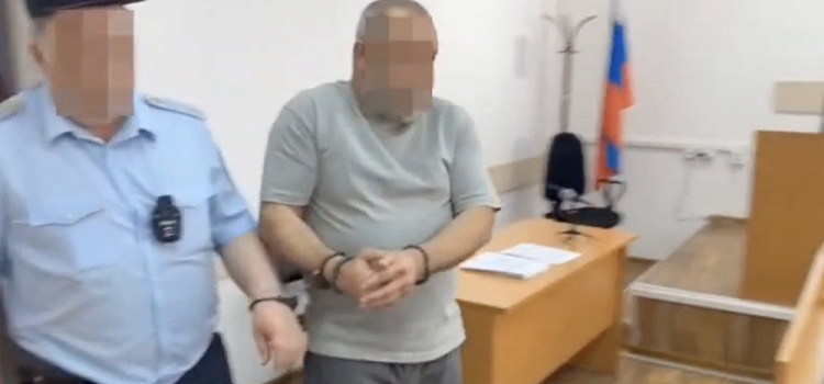 В Ярославской области мужчина, удерживавший участника СВО в неволе, заключён под стражу