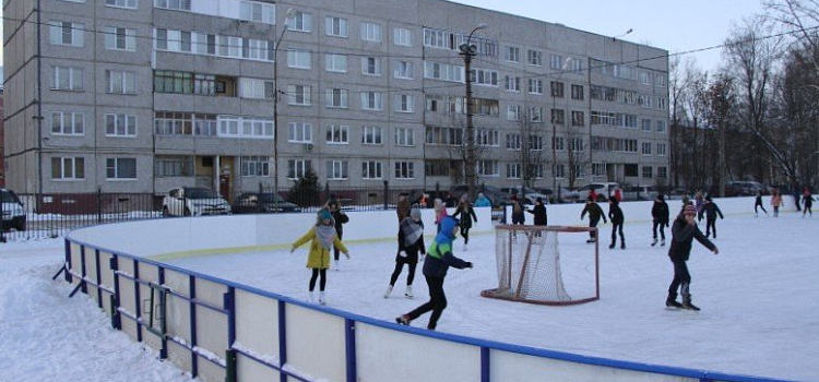 В Рыбинске зальют 33 ледовые площадки