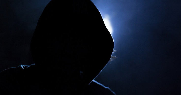 Угрожали ножом, набрасывали на шею петлю из провода: в Ярославле осудили двоих мужчин