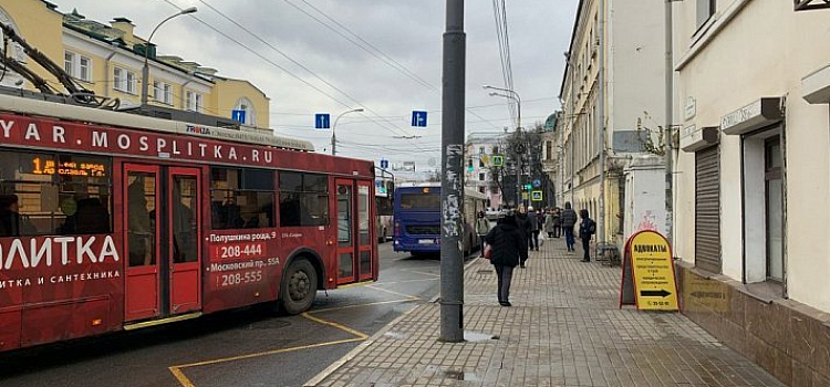 Зажали в дверях маршрутки: кто за это ответит