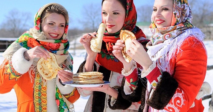 На молоке, кефире и пиве: ТОП-5 рецептов блинов на Масленицу