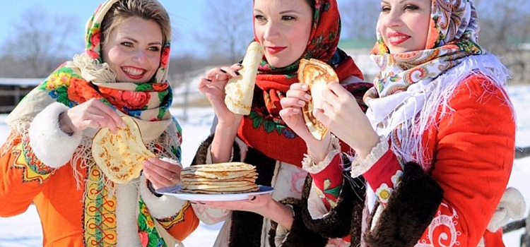 На молоке, кефире и пиве: ТОП-5 рецептов блинов на Масленицу