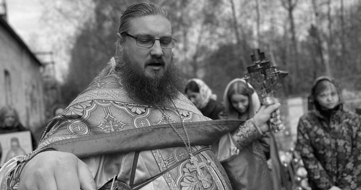 «Осиротела семья, осиротел храм»: в ДТП под Тутаевом погиб священник