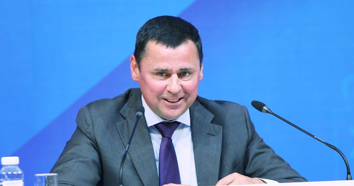 Дмитрий Миронов поздравил педагогический коллектив Вощажниковской школы, учеников и их родителей с Днем знаний