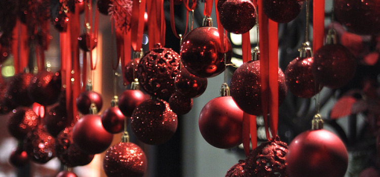 Новогодние подарки в Ярославле: где найти уникальные сувениры, изделия ремесленников и локальные бренды