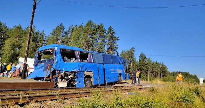 Водителя автобуса, попавшего в смертельное ДТП на переезде, задержали