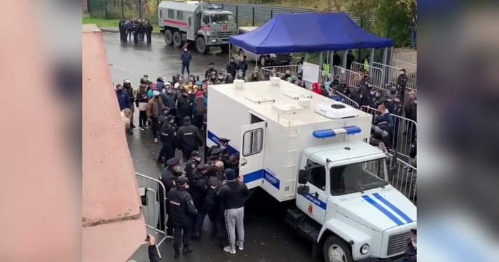Со стадиона за решетку: во Владимире произошел конфликт с фанатами «Шинника»